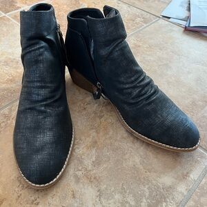 Boutique by Corkys Black Ankle Boots NEW Size 9